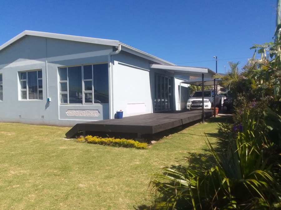 To Let 3 Bedroom Property for Rent in Kidds Beach Eastern Cape